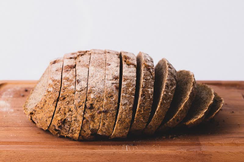 Pão artesanal com massa mãe: o guia completo para começar