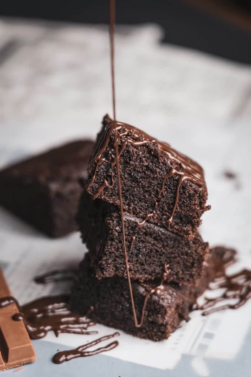 Bolo de cenoura e chocolate vegano que engana toda a gente